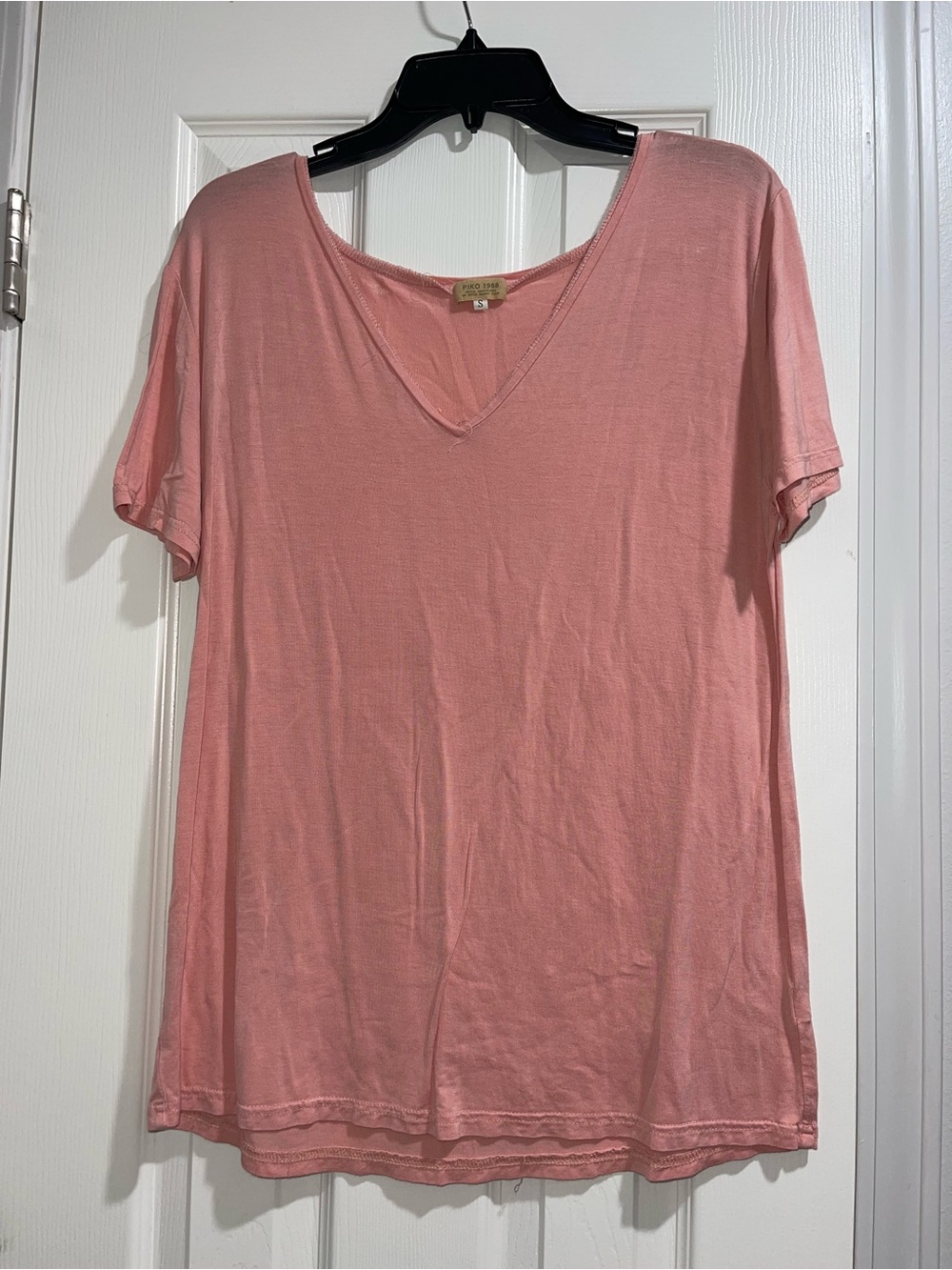 Piko 1988 Lightweight V-Neck Short Sleeve Top - Coral Pink